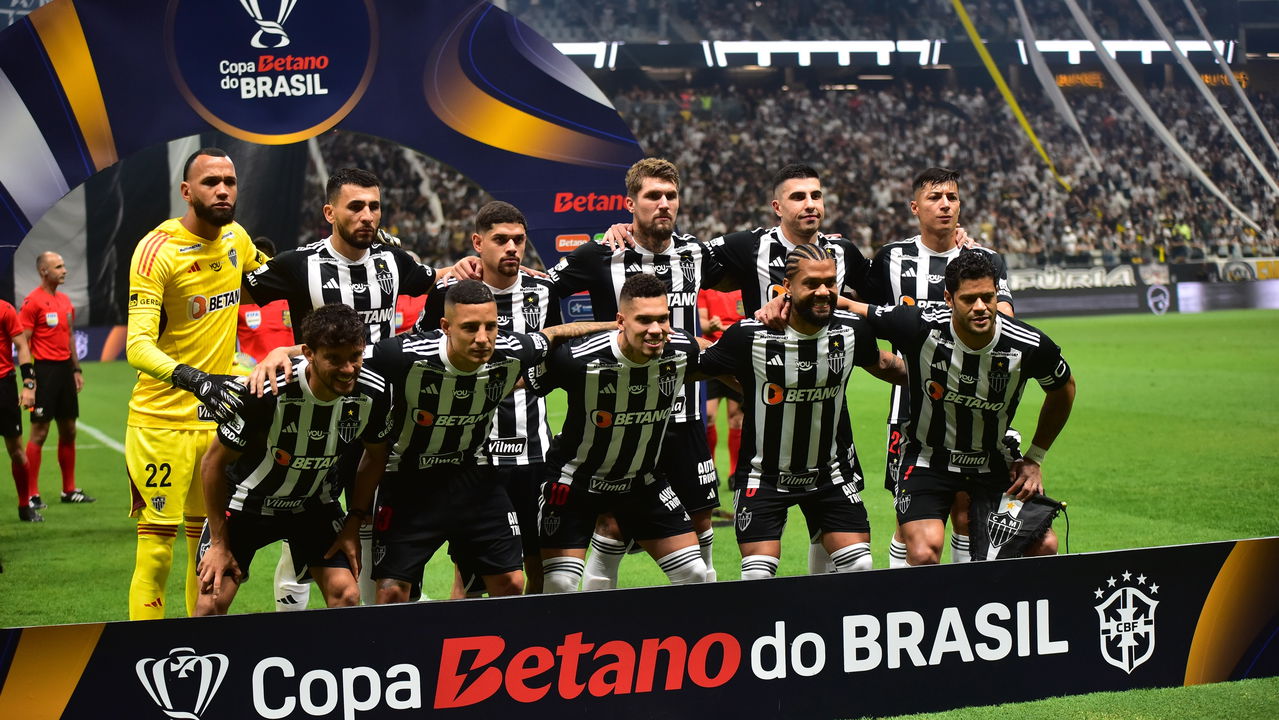 Manifestação de torcida em jogo de futebol
