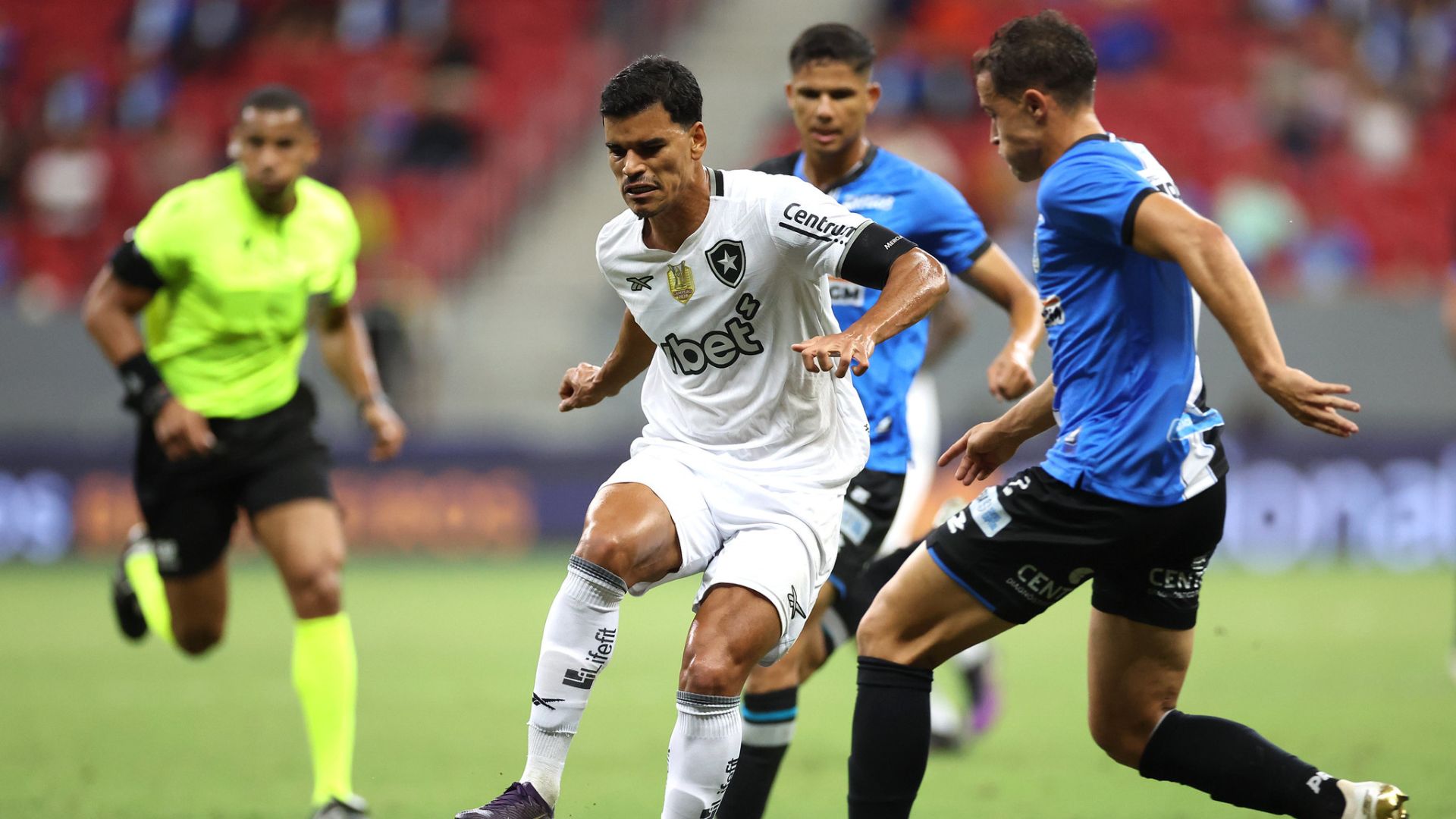 Gol de Rodriguinho do Capital-DF contra o Botafogo na Copa do Brasil 2025