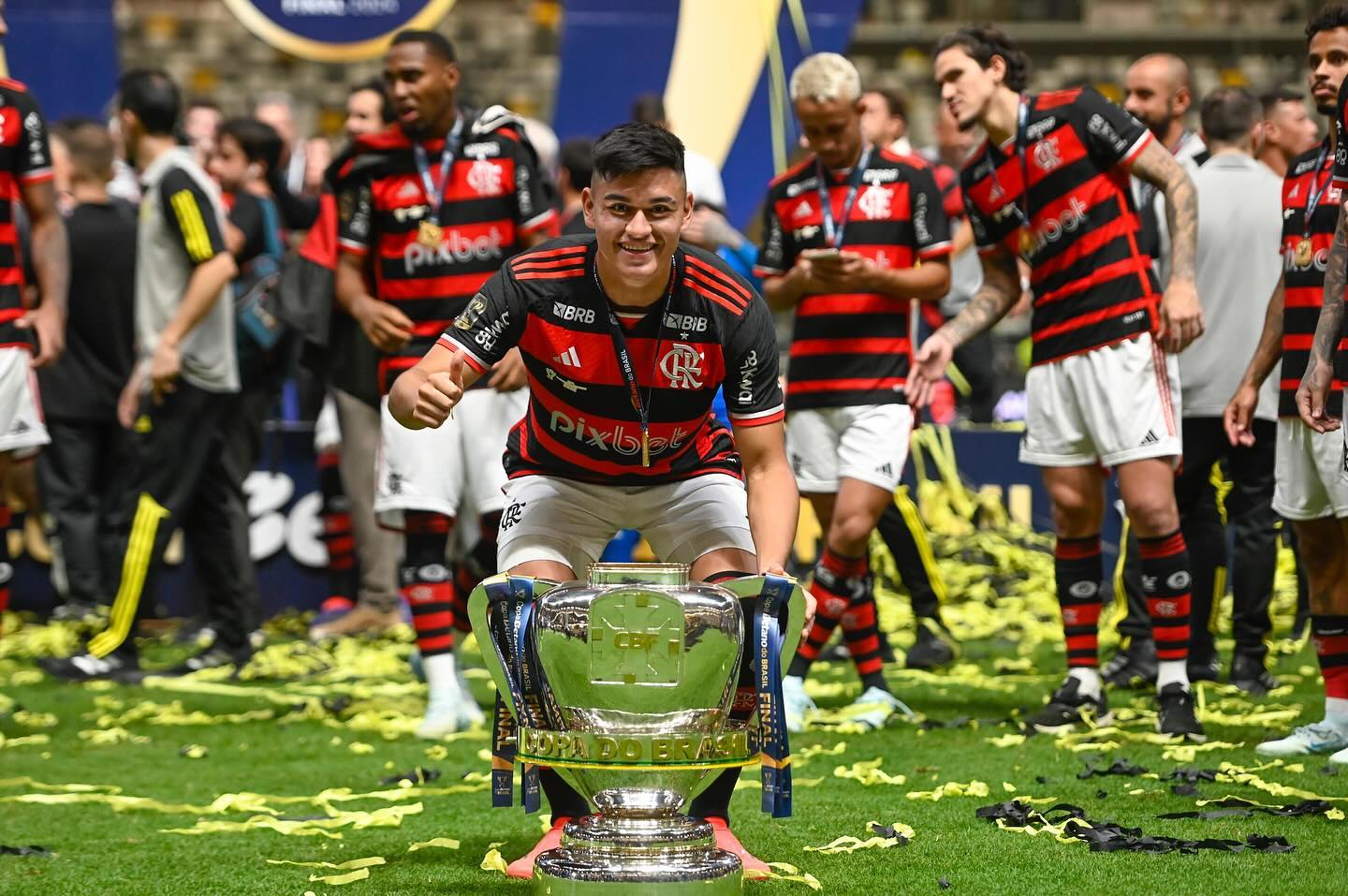 Carlos Alcaraz comemorando gol pelo Flamengo
