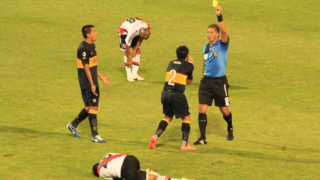 news.img_alt Torcedores em um clássico sul-americano