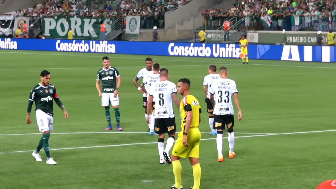 Emoção e Tradição dos Clássicos Antigos do Futebol Brasileiro