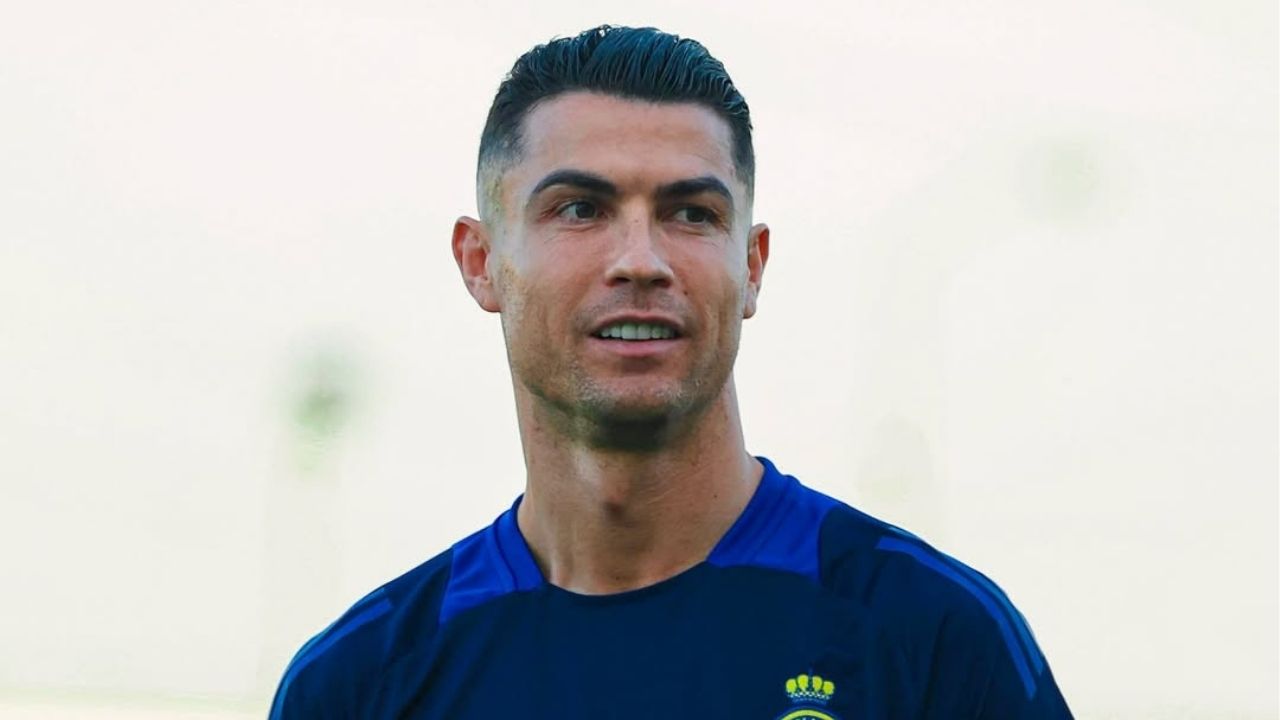 news.img_alt Cristiano Ronaldo jogando no Brasil