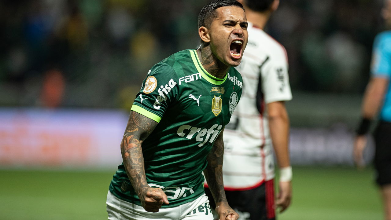 Dudu, atacante do Palmeiras, em negociações com o Cruzeiro para a temporada 2025