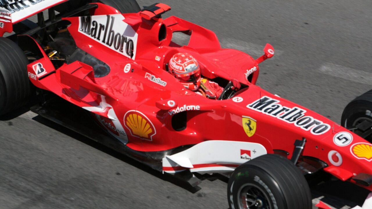 news.img_alt Escuderia Ferrari: Excelência e Paixão na Fórmula 1