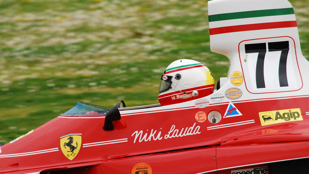 Cena eletrizante das corridas de Formula 1 no filme "Grand Prix"