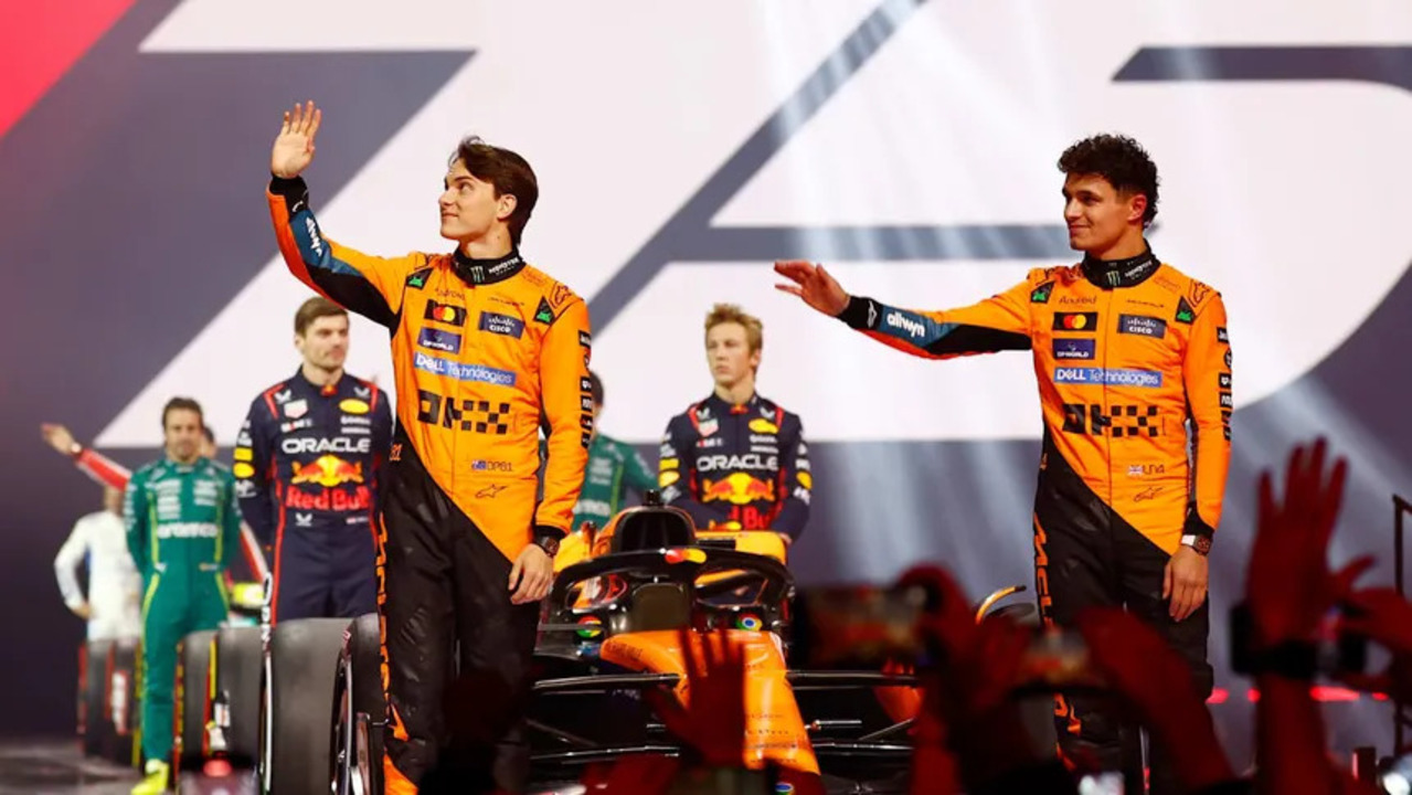 Max Verstappen na pista de corrida