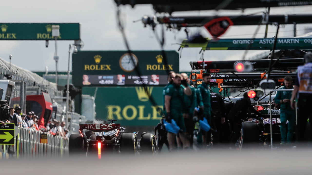 news.img_alt Max Verstappen comemorando vitória na temporada de 2024 da Fórmula 1