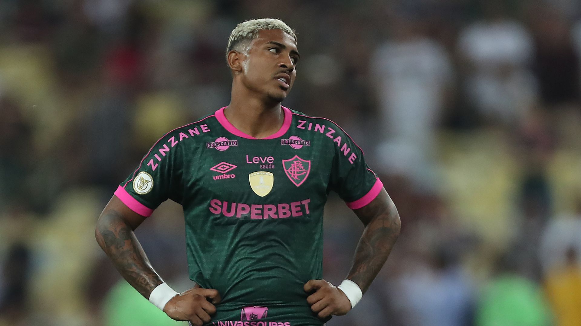 news.img_alt John Kennedy, possível transferência para o Pachuca e Bahia interessado no goleiro do Botafogo
