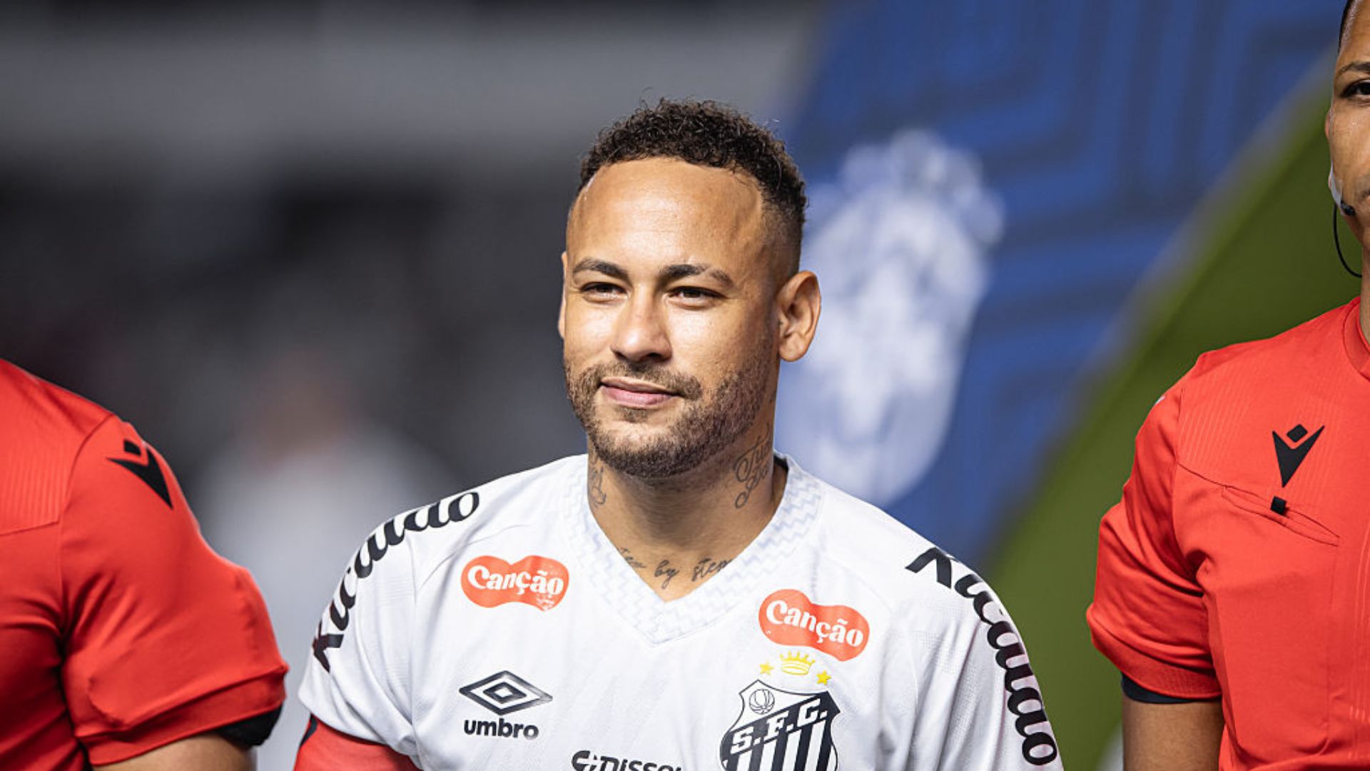 Neymar se recuperando no CT do Santos