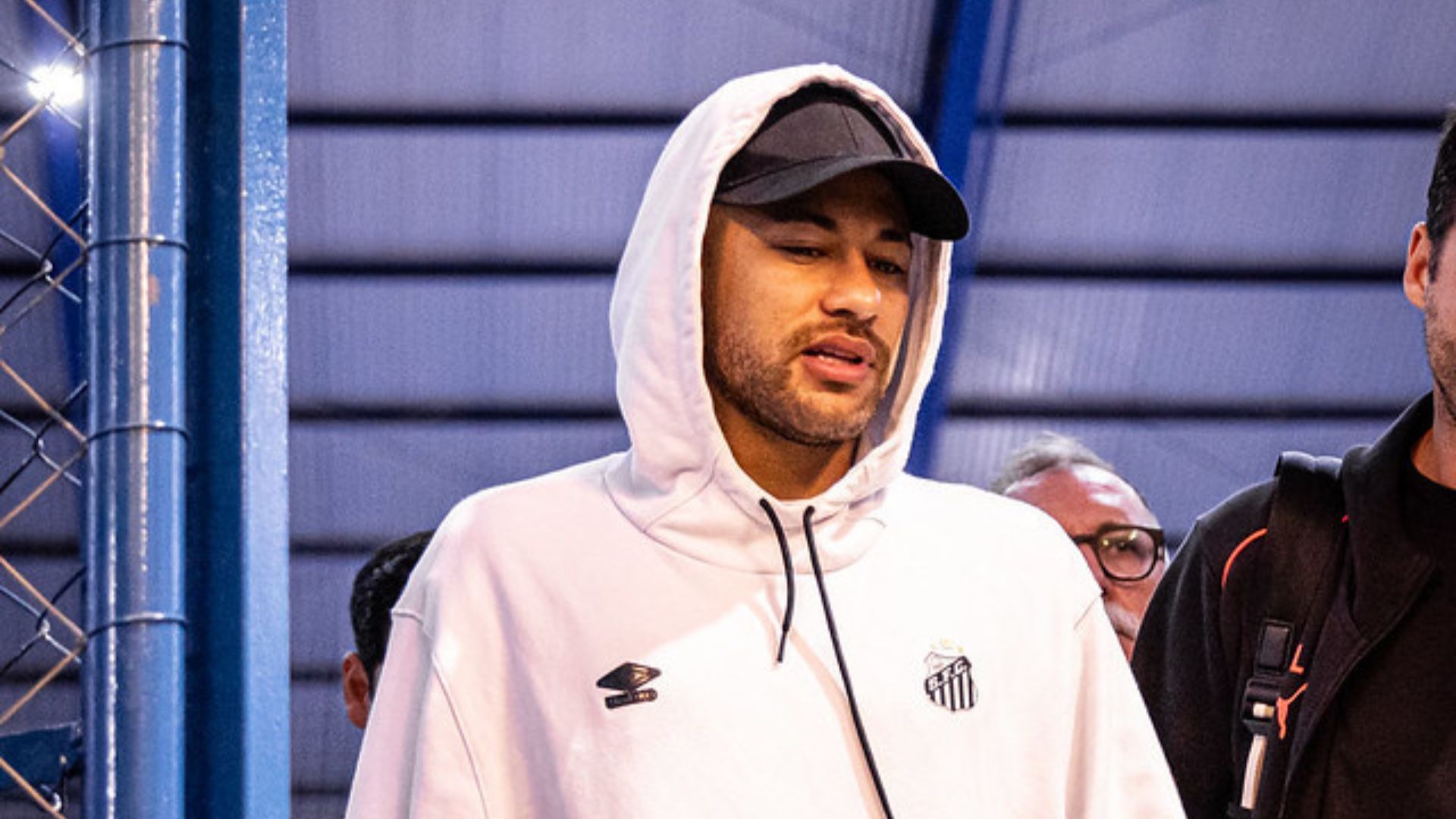 Neymar Pai discute a possível renovação de contrato de Neymar com o Santos