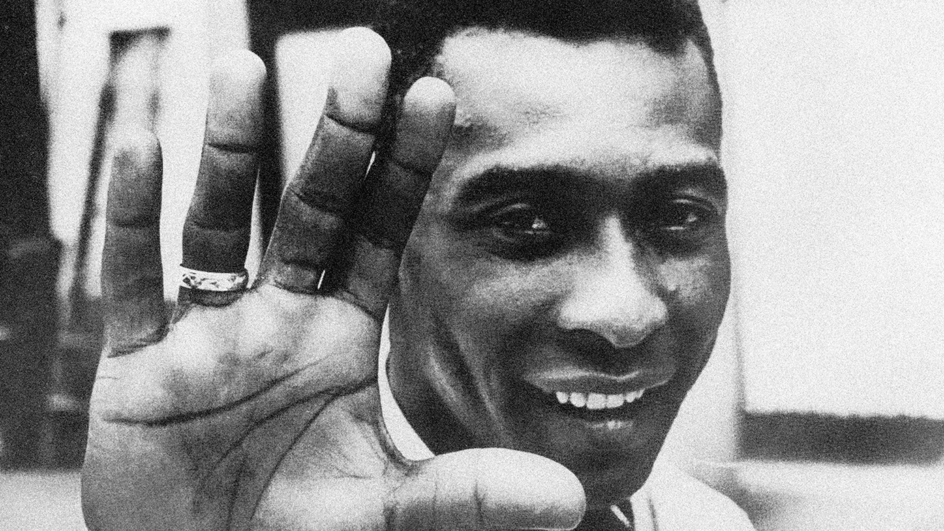 Pelé: O Rei do Futebol e sua Jornada Além dos Gramados
