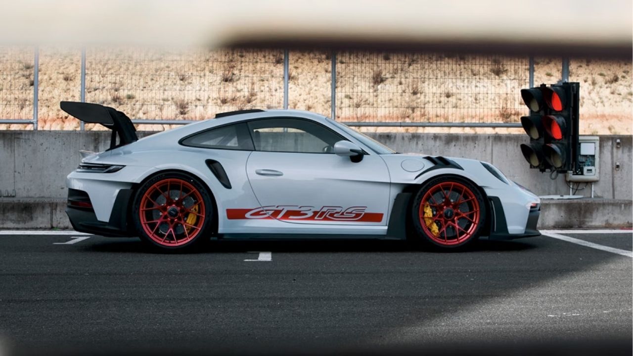 Comparação entre Porsche 911 GT3 RS e carros de Fórmula 1