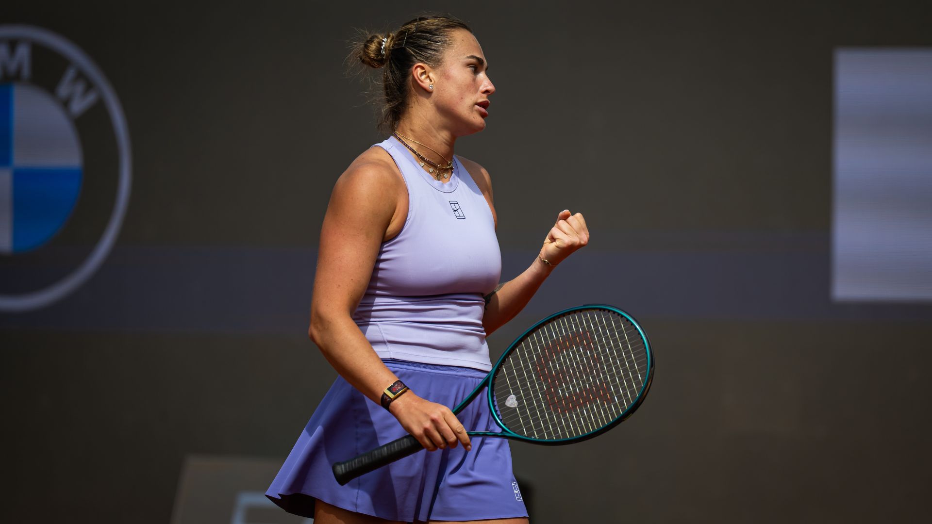 Aryna Sabalenka comemora vitória no Aberto de Roma