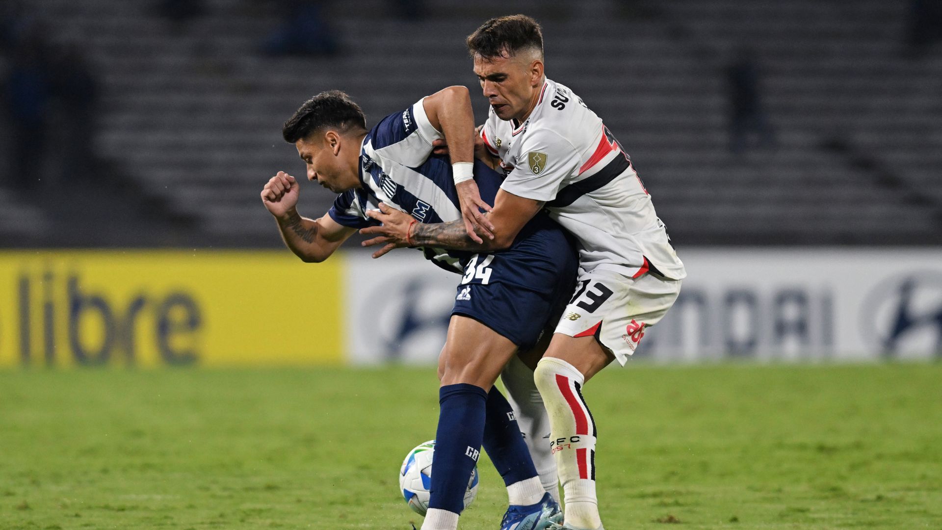 Equipe do São Paulo em campo durante um jogo da Libertadores 2025