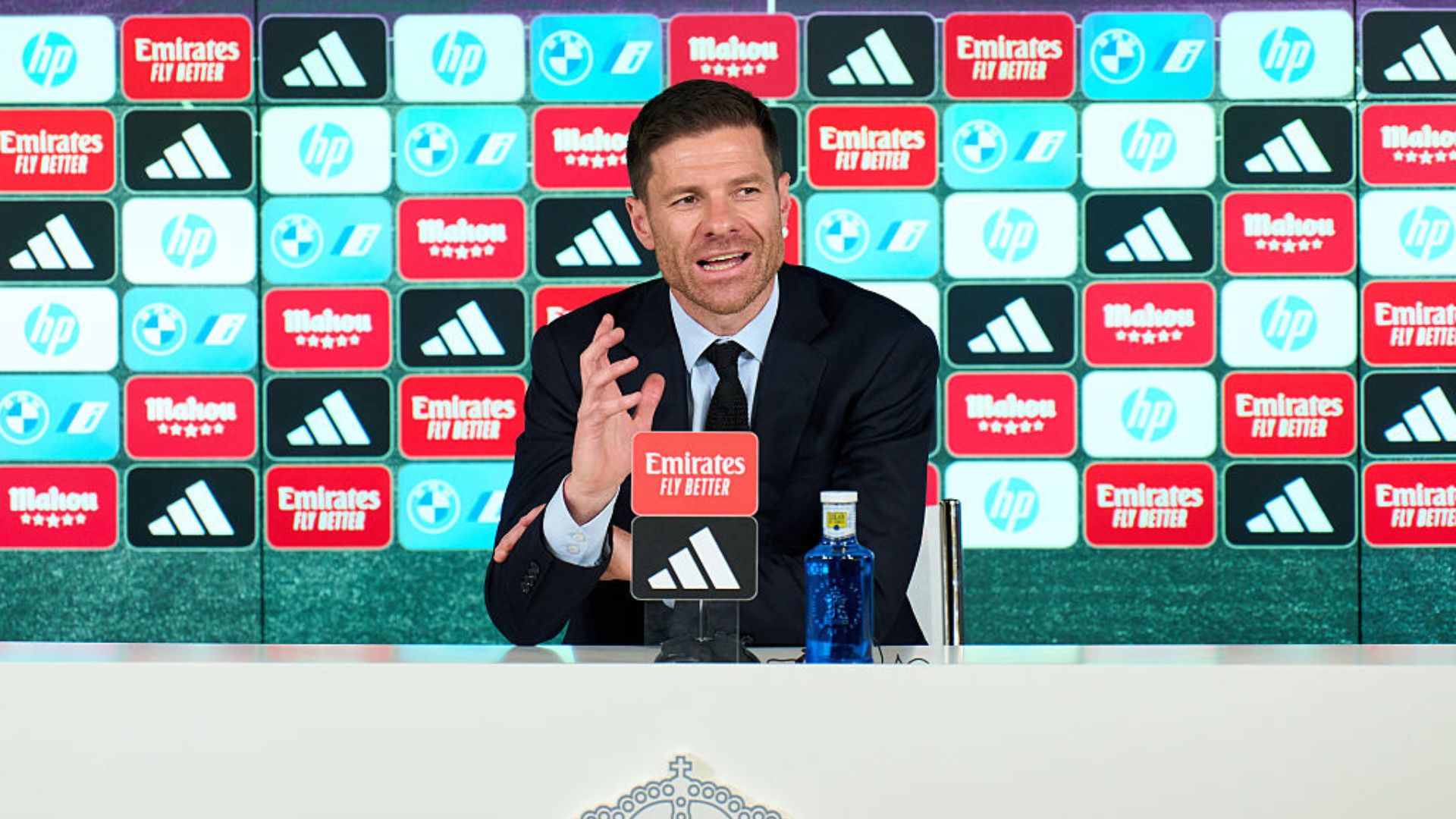 Xabi Alonso, o novo treinador do Real Madrid, durante sua apresentação no CT de Valdebebas