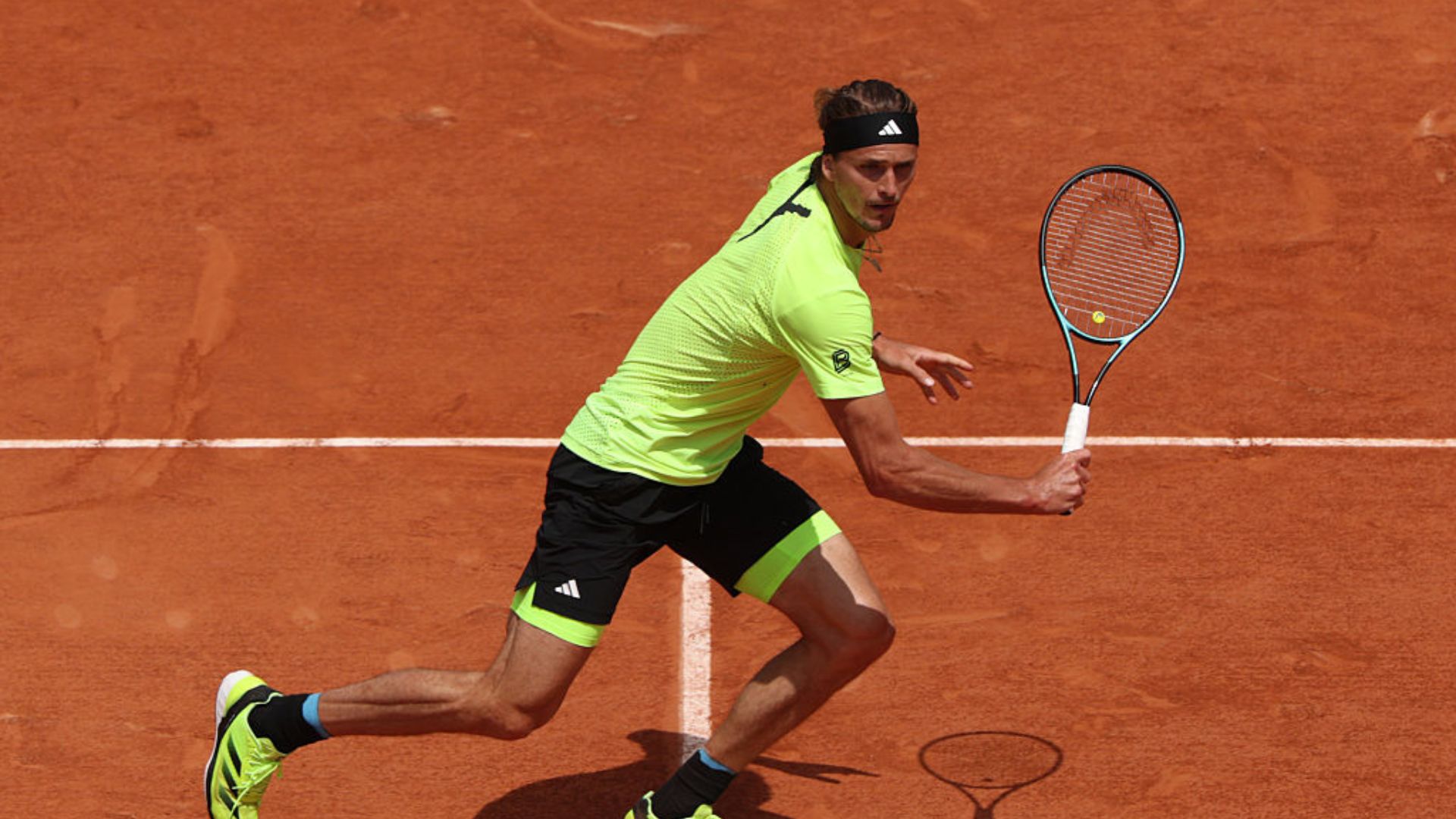 Alexander Zverev em ação em Roland Garros